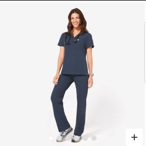 Figs Limited Harbor Blue Scrub Set.